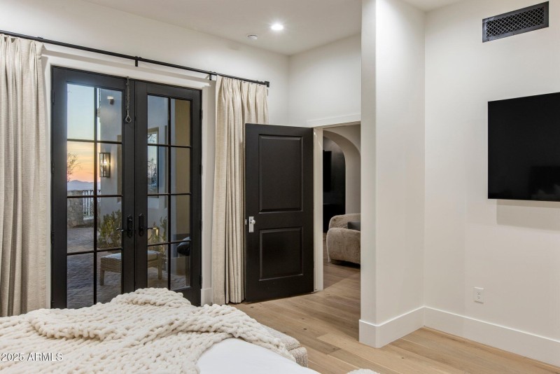 56-web-or-mls-D46A9454