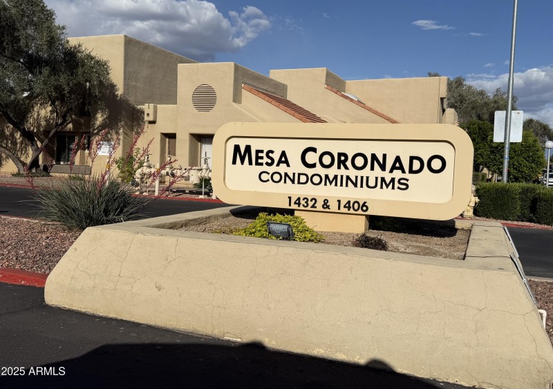 Mesa Coronado 686