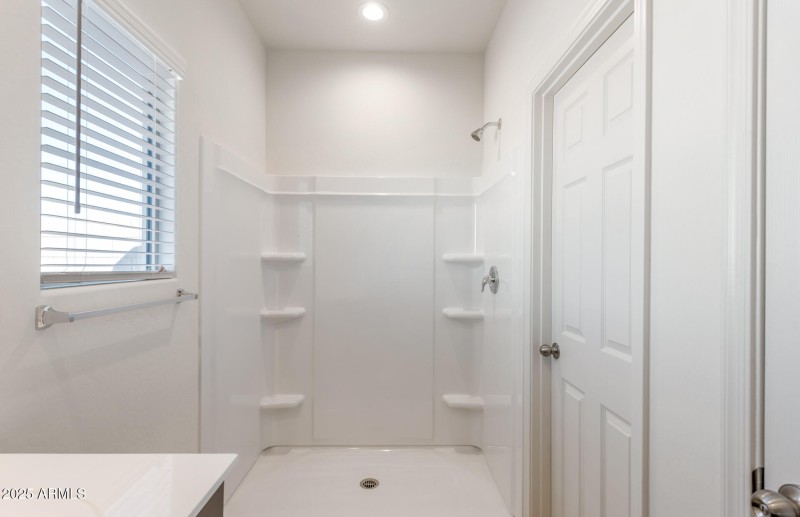 14 - Owner Shower