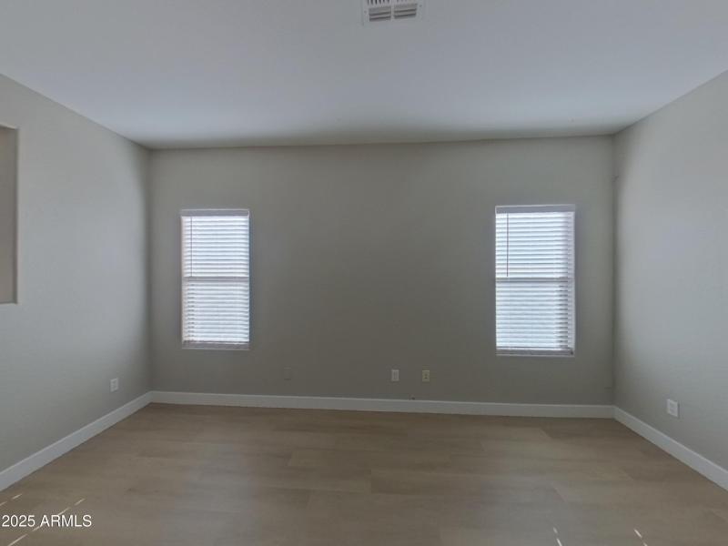 3_pc_tE5E4l9pZY_qQ69I5Sah4_layout_1