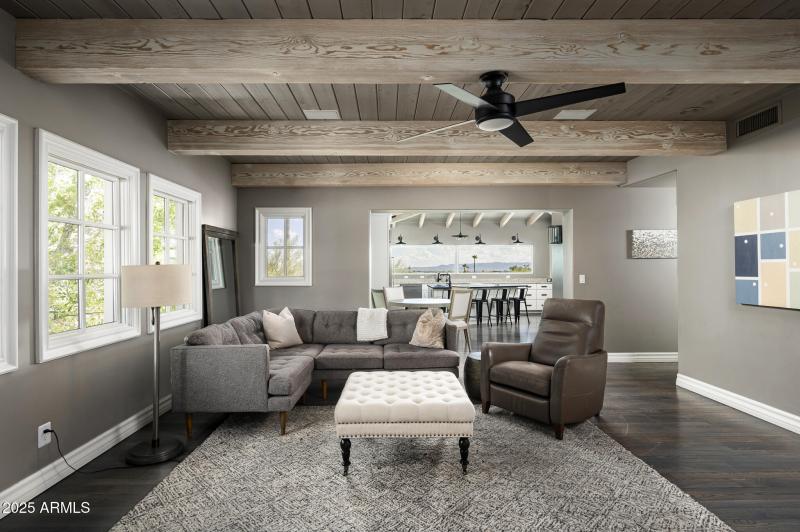 3977 E Paradise View Dr-30