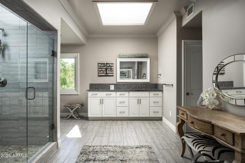 3977 E Paradise View Dr-42