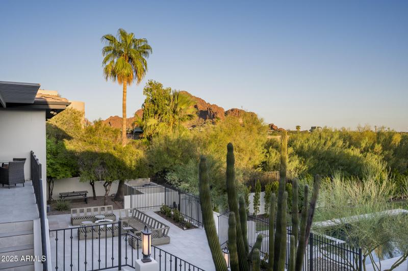 3977 E Paradise View Dr-64