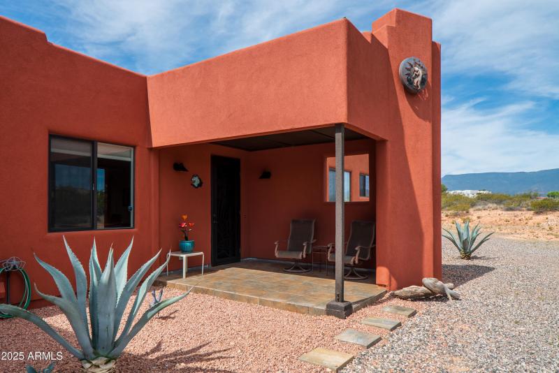 JL_7375SlidingStopLane-exteriors-04