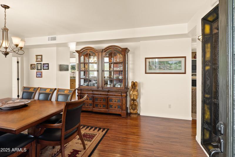 JL_7375SlidingStopLane-interiors-01