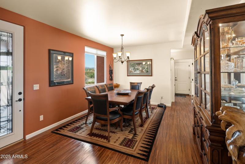 JL_7375SlidingStopLane-interiors-02