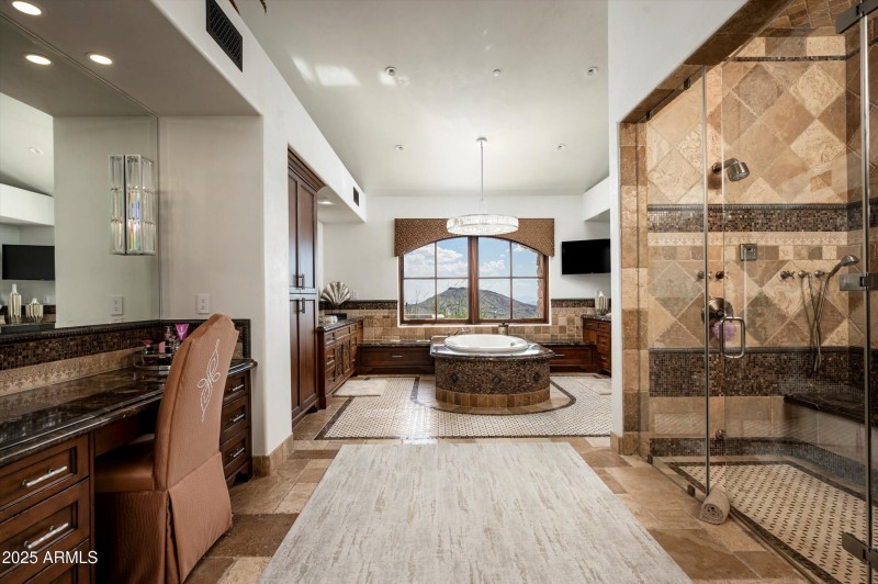 Owners Suite Bath.