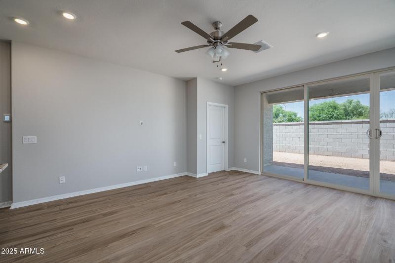 8) GREAT ROOM_tv wall