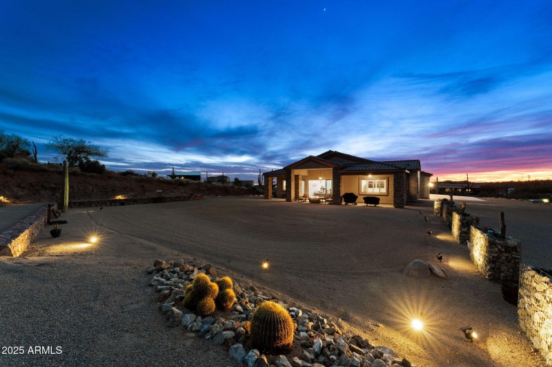 015__3350 N Val Vista Rd