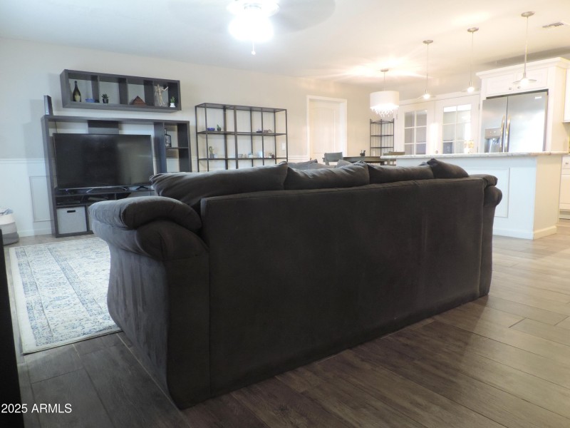 764 N Thunderbird DR 009