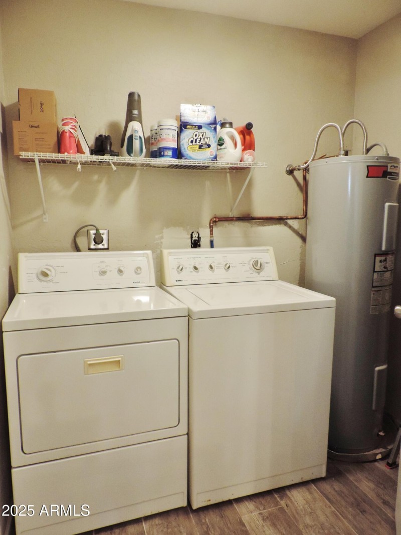 764 N Thunderbird DR 050