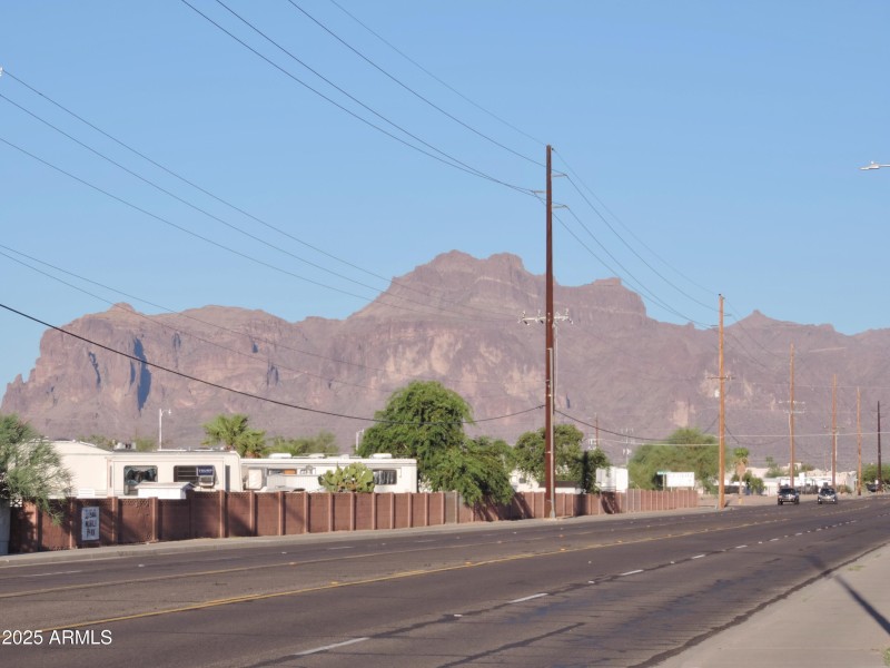 764 N Thunderbird DR 060