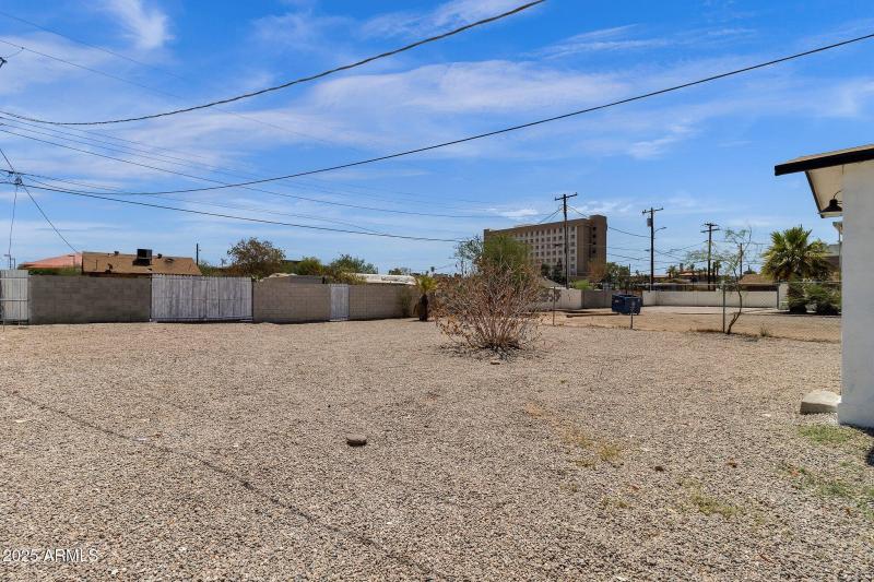 42-web-or-mls-325-n-17th-dr-a-b-c