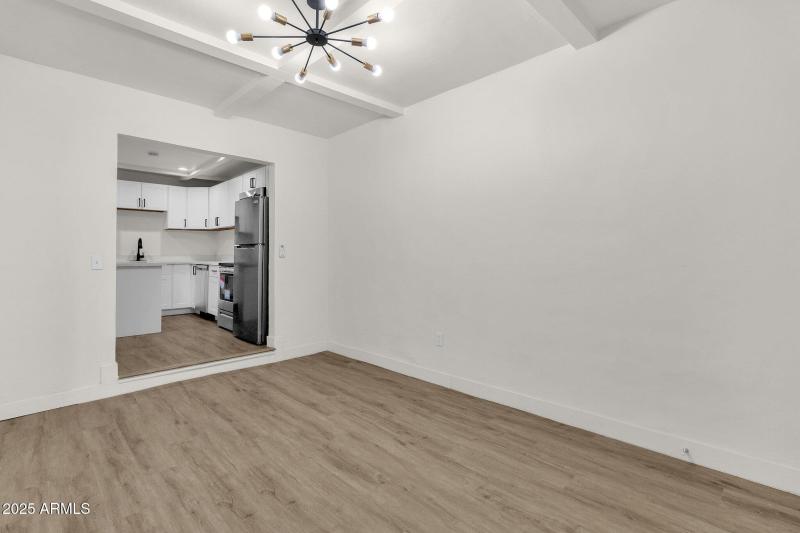 9-web-or-mls-325-n-17th-dr-a-b-c