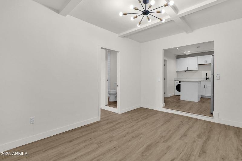 10-web-or-mls-325-n-17th-dr-a-b-c