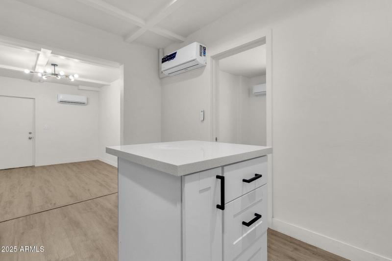 15-web-or-mls-325-n-17th-dr-a-b-c