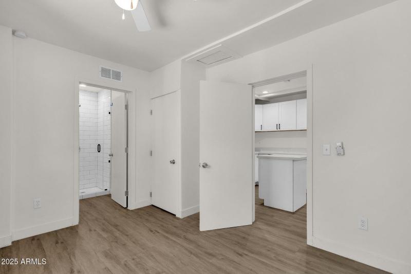 18-web-or-mls-325-n-17th-dr-a-b-c