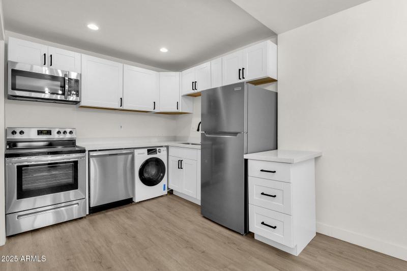 53-web-or-mls-325-n-17th-dr-a-b-c