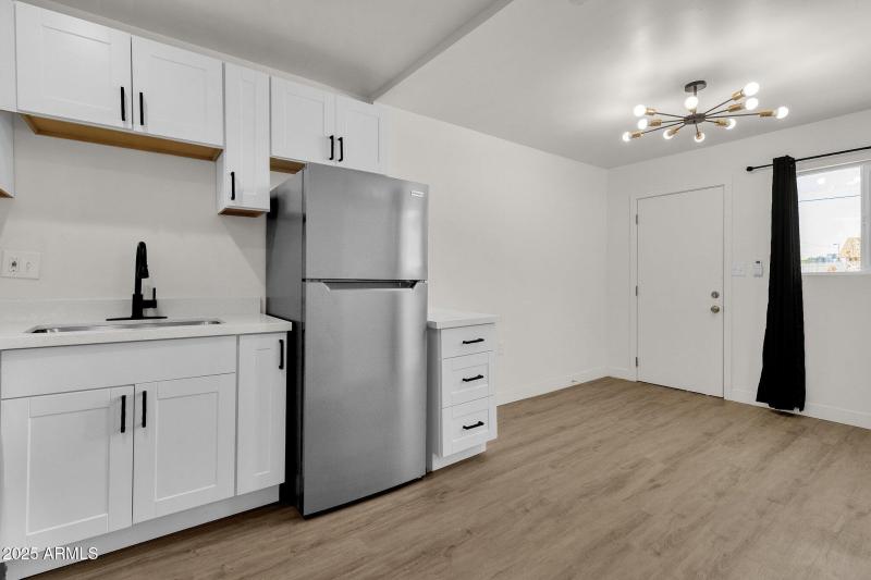 55-web-or-mls-325-n-17th-dr-a-b-c