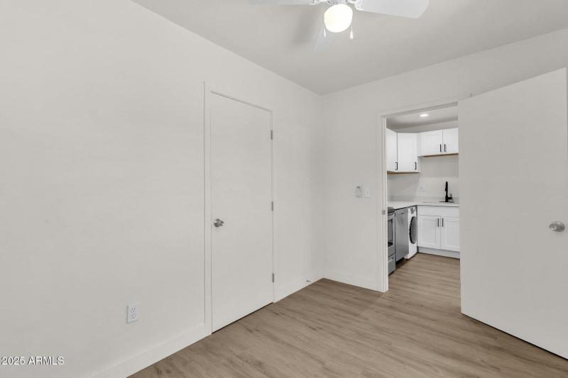 59-web-or-mls-325-n-17th-dr-a-b-c