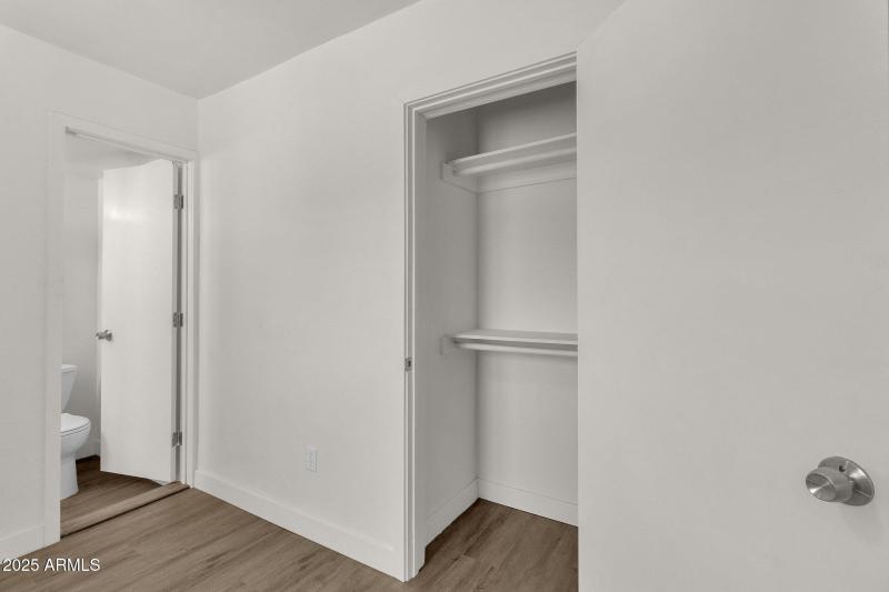 60-web-or-mls-325-n-17th-dr-a-b-c