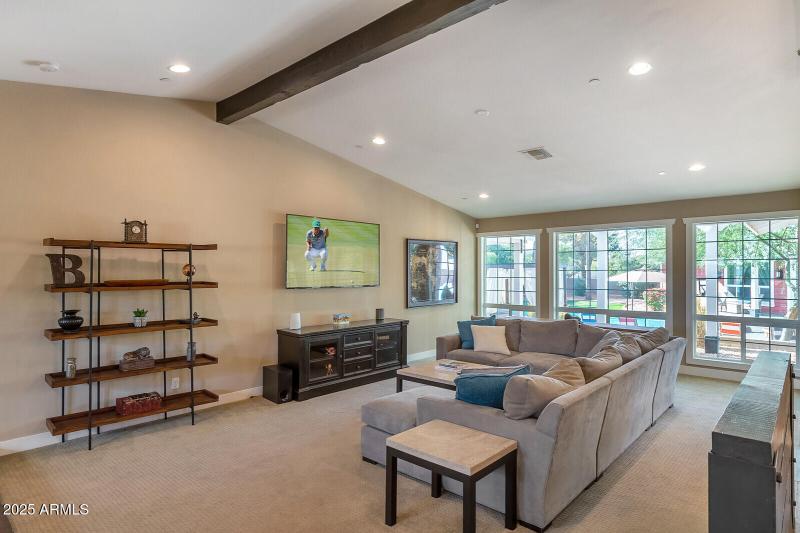 08_12140_N_76th_Ct__08_mls