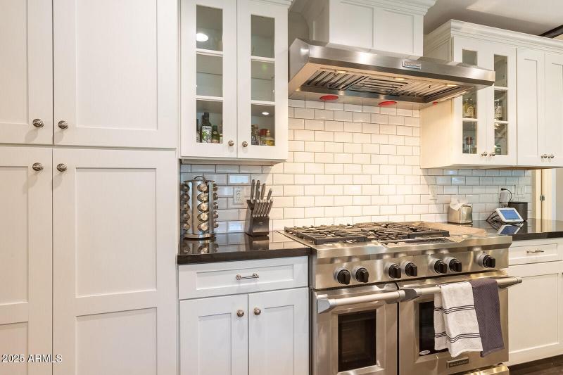 15_12140_N_76th_Ct__15_mls