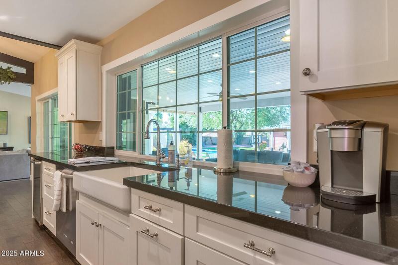 18_12140_N_76th_Ct__18_mls