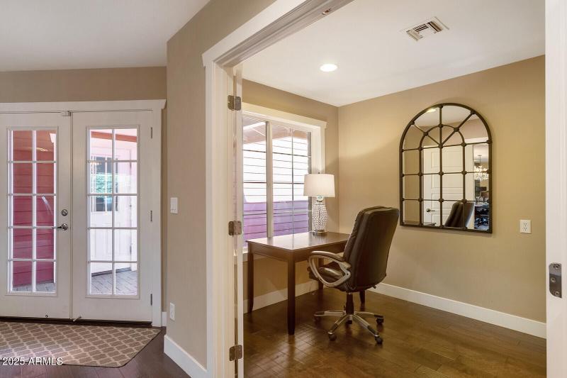 25_12140_N_76th_Ct__25_mls