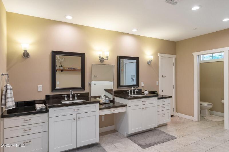 31_12140_N_76th_Ct__31_mls