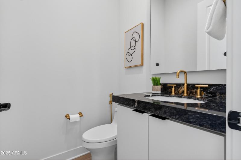 18-print-023_A7404287