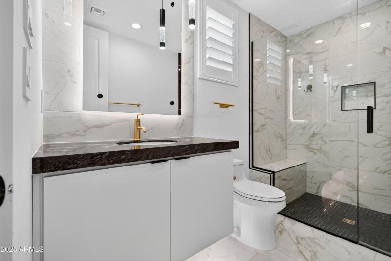 43-print-044_A7404395