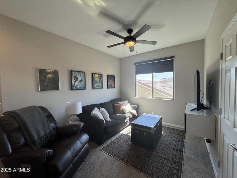 Versatile Upstairs Loft Space