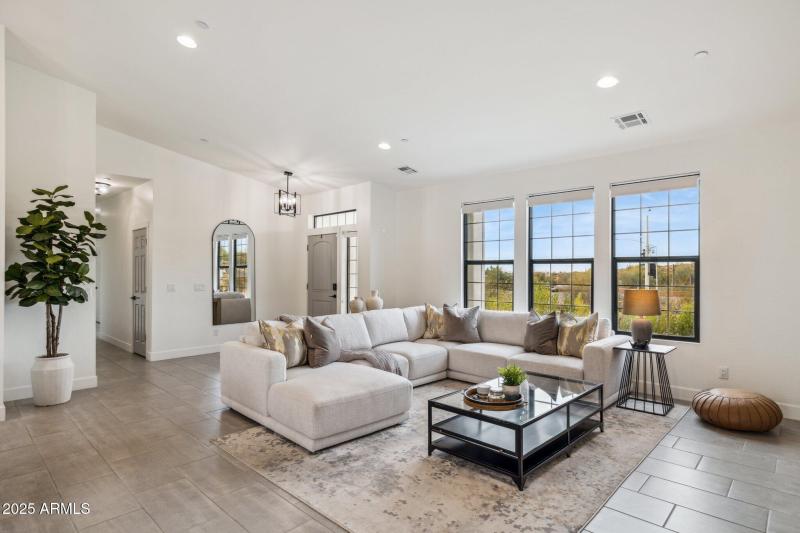 6-web-or-mls-16710-e-trevino-dr