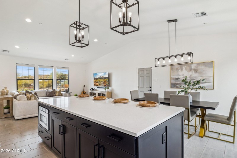 11-web-or-mls-16710-e-trevino-dr