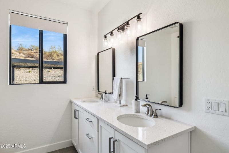 20-web-or-mls-16710-e-trevino-dr