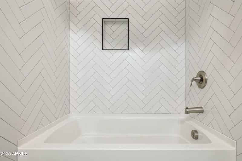 25-web-or-mls-16710-e-trevino-dr