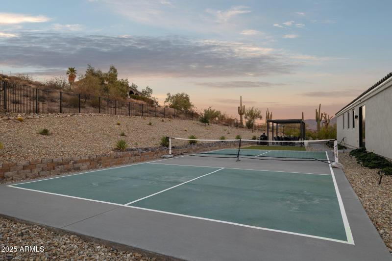 6-web-or-mls-16710-e-trevino-dr