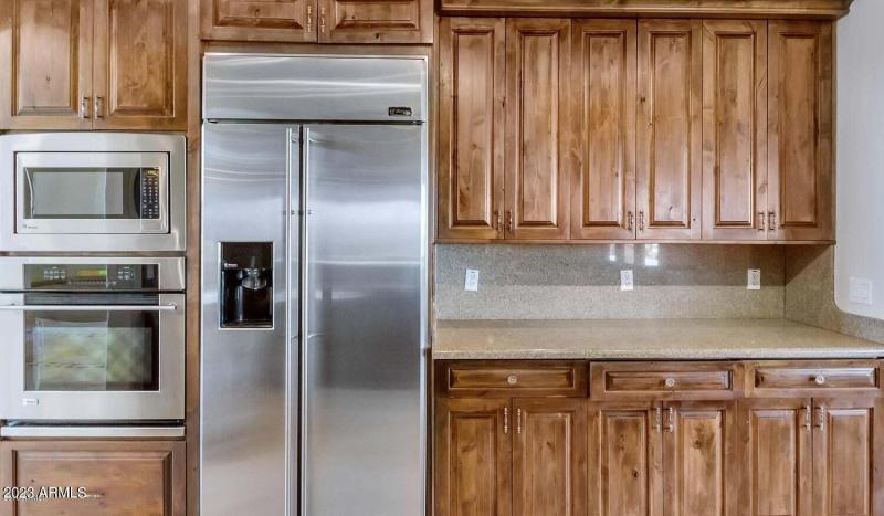 20181026035427083854000000-o