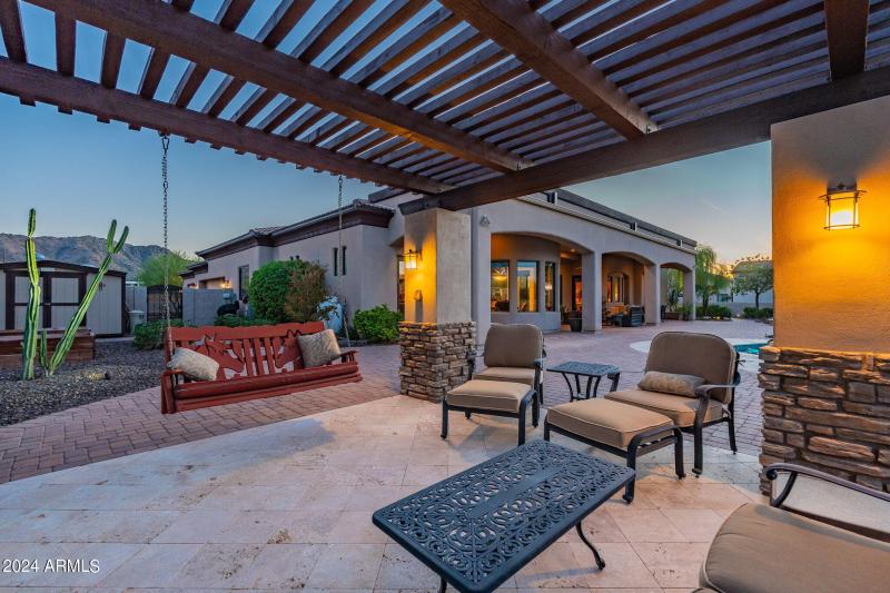 142-web-or-mls-Hombre-twilight-21