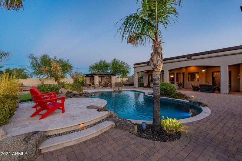 145-web-or-mls-Hombre-twilight-24