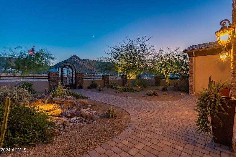 160-web-or-mls-Hombre-twilight-39