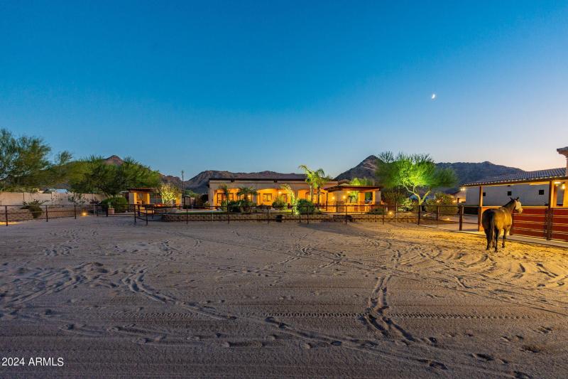 166-web-or-mls-Hombre-twilight-45