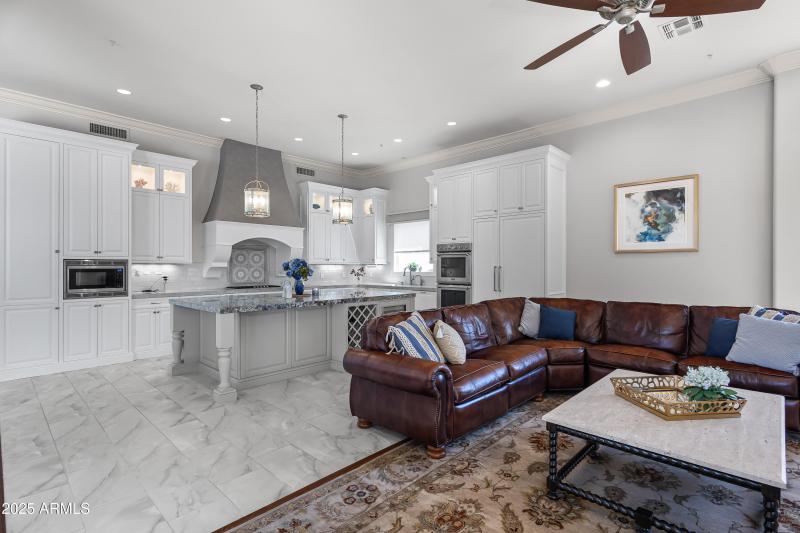 Family Room | Kitchen