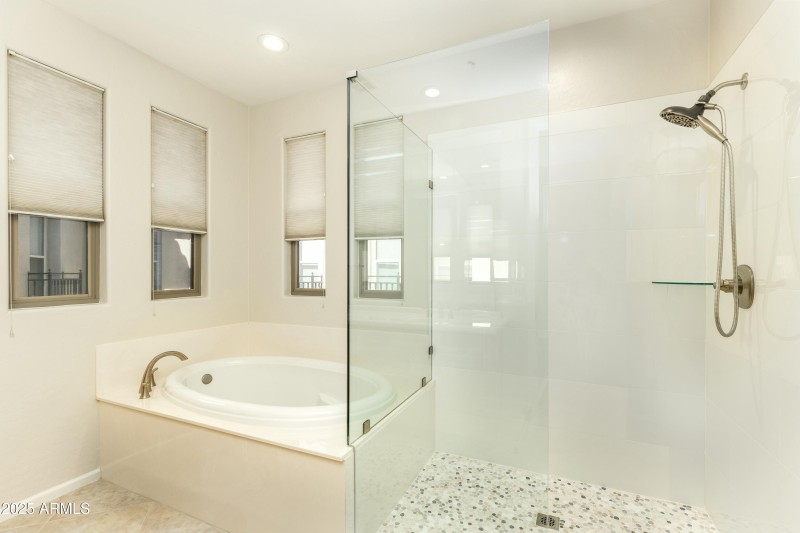 Primary Suite 1 bathroom