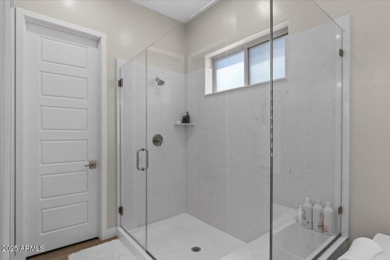 043-Primary bathroom