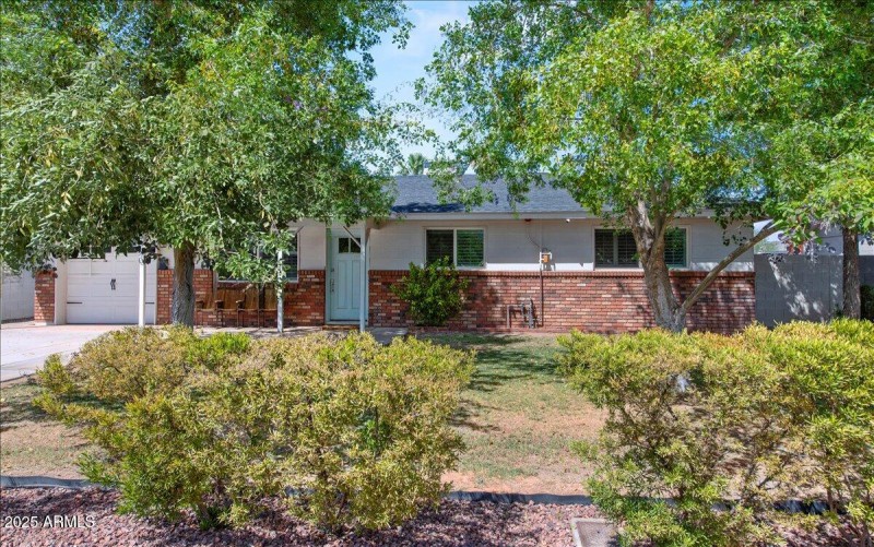 01-6520 E Osborn Rd 02