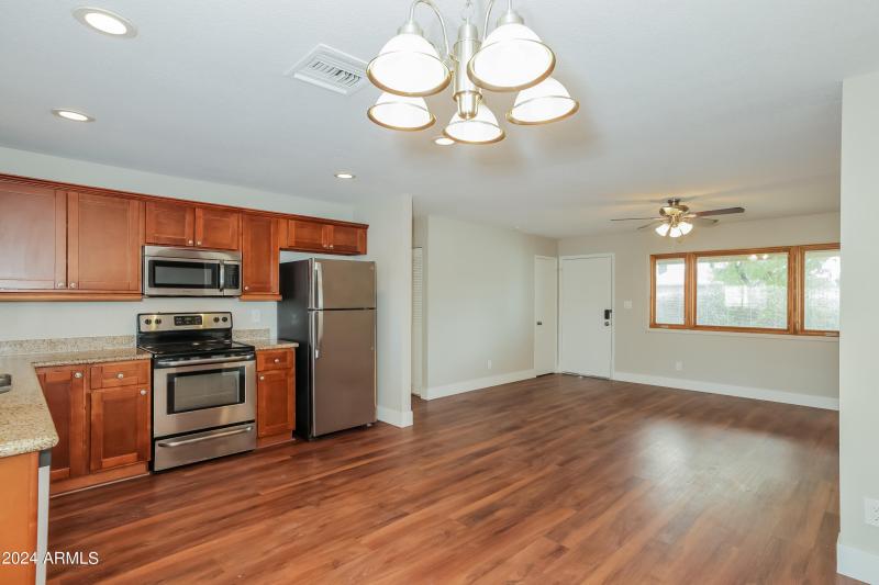 018-photo-dining-room-12091131