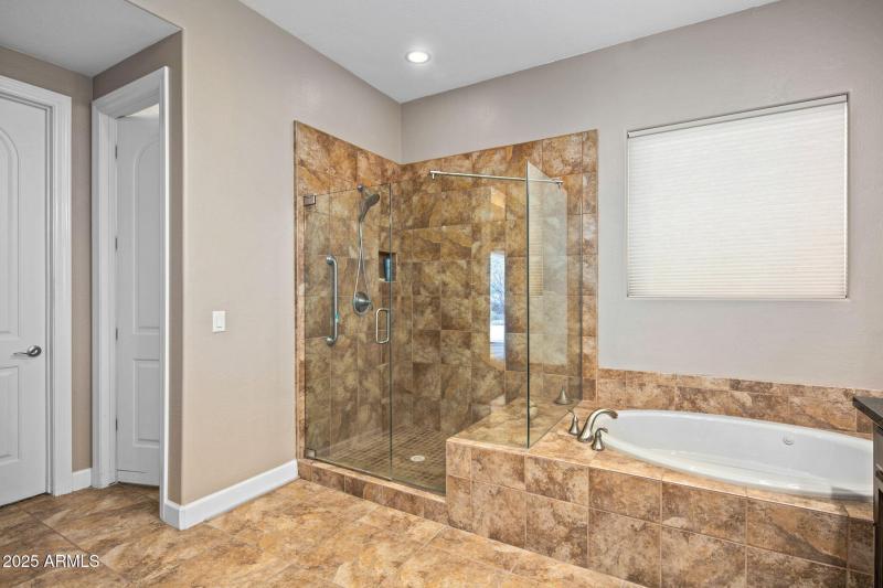 026_Primary Bath Showers