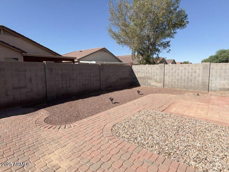 2-1757694132485b0d98a6e147b9b5395f6852df